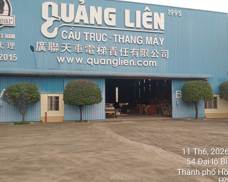 Cham-soc-mang-xanh-tai-cong-ty-co-khi-Quang-Lien